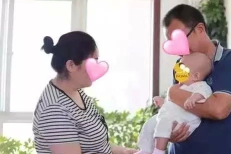 重庆魏则西60岁父母通过试管婴儿重获一子